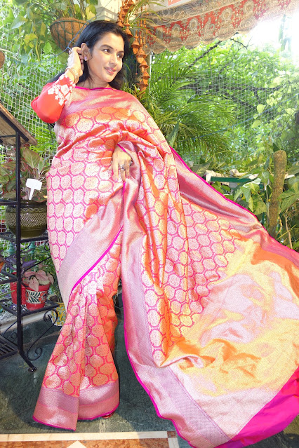 Banarasi saree with vintage vibes. All over zari