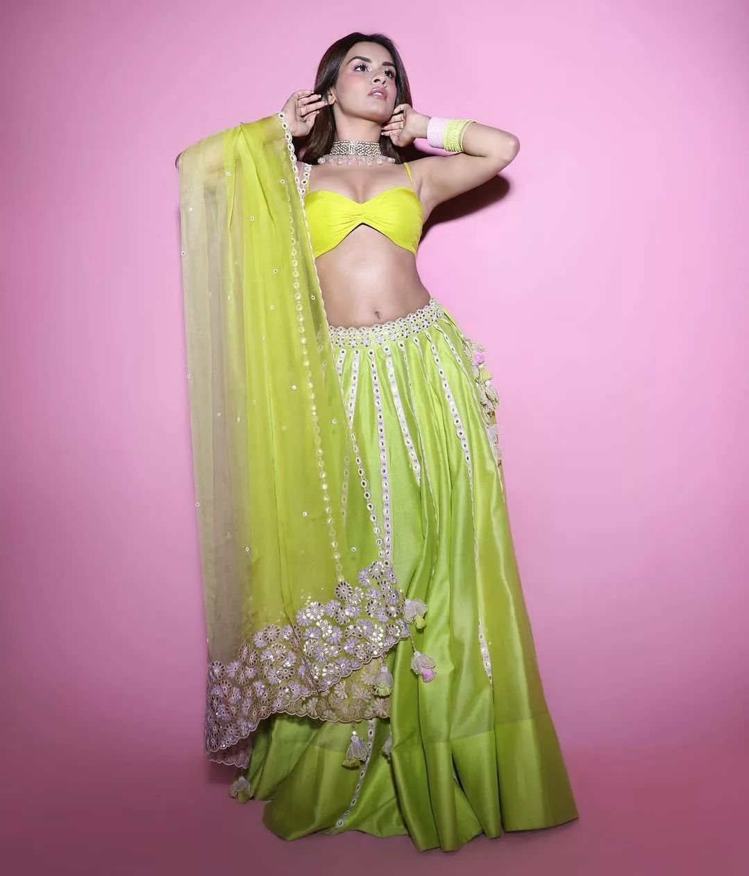 Avneet Kaur's Plunging Neckline in a Lime Green Lehenga: A Daring Fashion Move