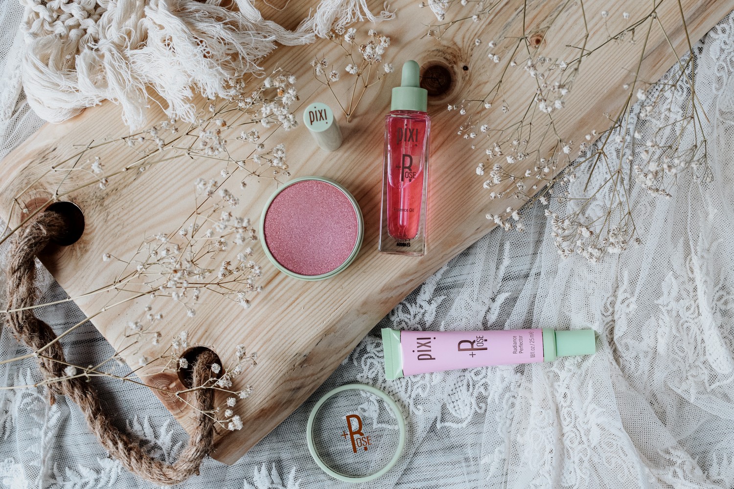 +Rose Lip Nourisher balsam koloryzujący do ust Pixi Beauty
