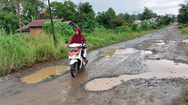 Kerusakan Jalan Poros Tanjung-Bajuin, Menjadi Perhatian Wakil Rakyat