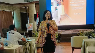 Santy Sastra, Santy Sastra Public Speaking, Tidar, Tidar Bali, Tunas Indonesia Raya, Tunas Indonesia Raya Propinsi Bali, Public Speaking