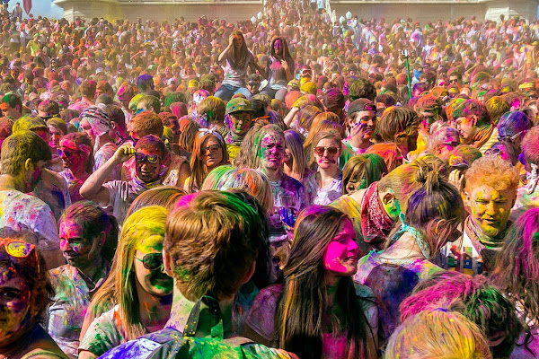 Sindh Announces 2 Holidays for Offices on Holi
