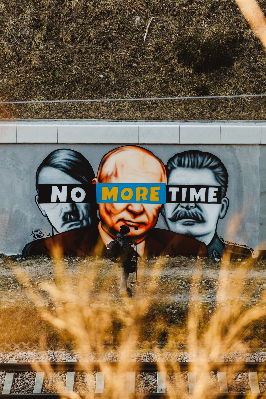 No More Time, mural TUSE, Pomorska Kolej Metropolitarna, Jasień, Gdańsk, Graffiti, Solidarni z Ukrainą