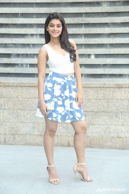 Actress Yamini in short skirt