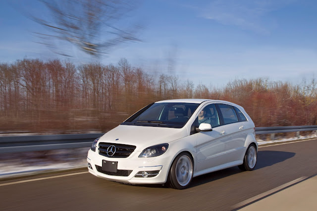 The Mercedes B-Class front view in 3/4 on a move.