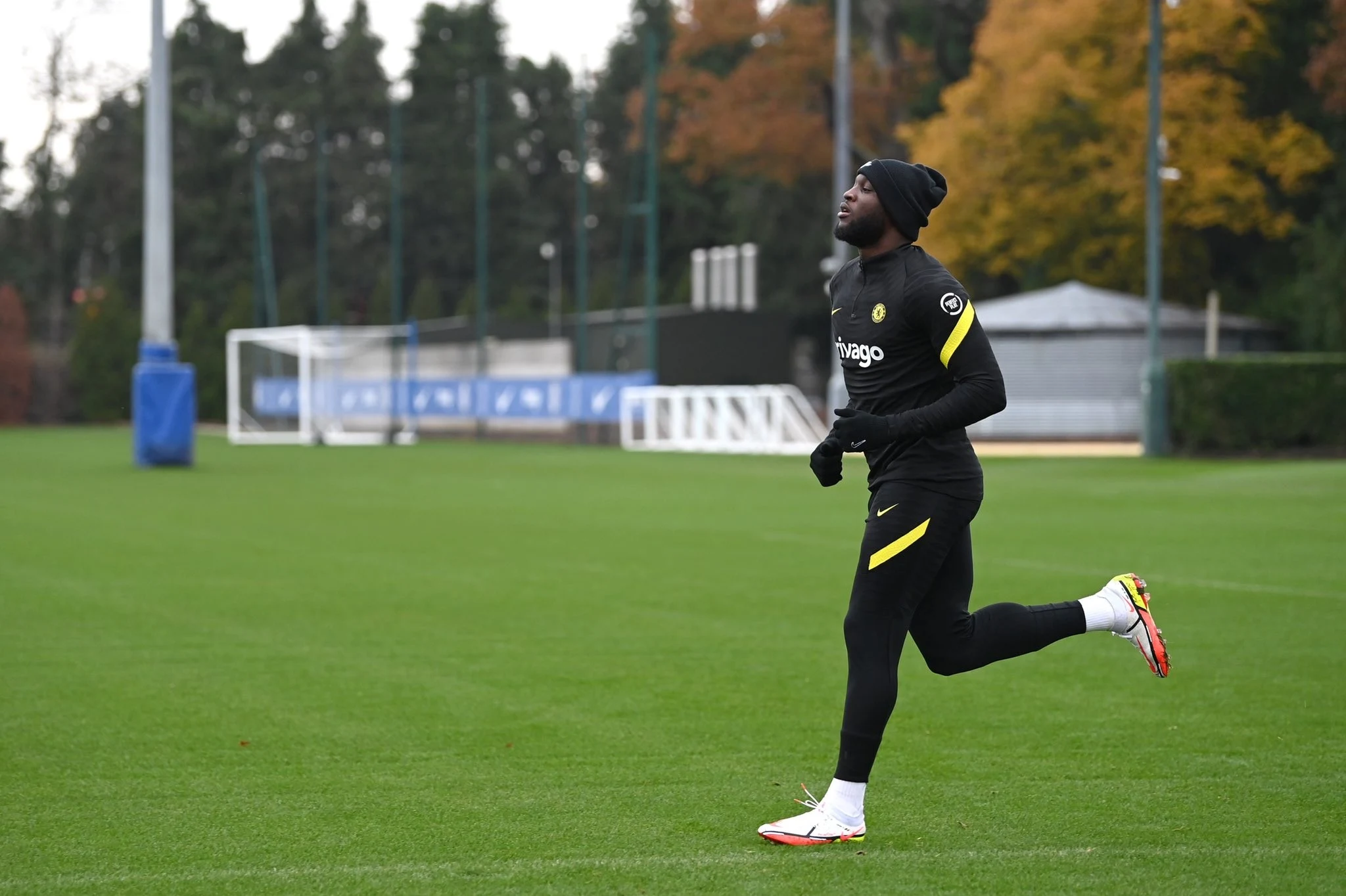 Romelu Lukaku back on training pitch as Chelsea players return from week off
