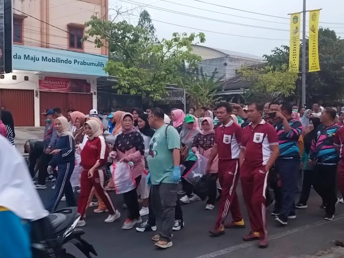 Gerakan Pungut Sampah Dan Senam Bersama Minggu Pagi Di Taman Prabujaya Kota Prabumulih Kegiatan Ini Diselenggarakan Dalam Rangka Memperingati HUT Kota Prabumulih Ke 22 Tahun. 