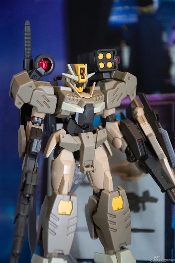 El HGBM 1/144 Gundam 00 Command Qan[T] Desert Type en el 62nd Shizuoka Hobby Show - 01