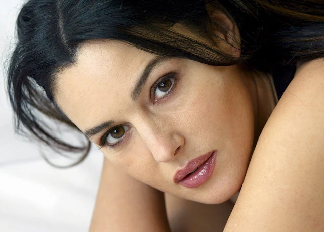 Monica Bellucci in blonde for 'Le Deuxième souffle'