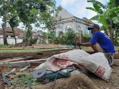 Renovasi masjid kuno Prajekan