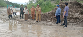 Rusak Akibat Banjir, Pemkab Aceh Timur dan Medco E&P Malaka Perbaiki Jalan Sah Raja Februari 17, 2022