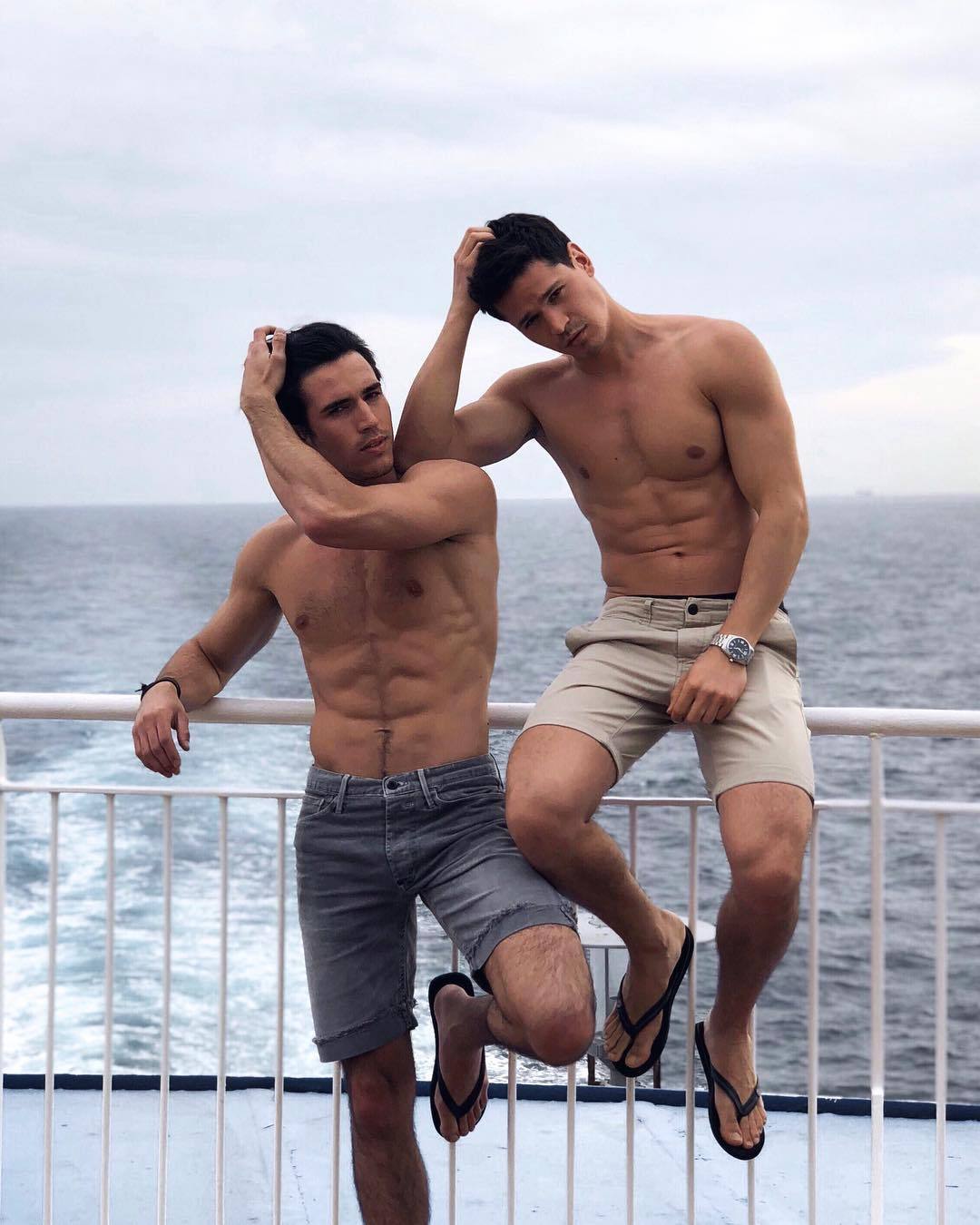 beautiful-fit-shirtless-male-models
