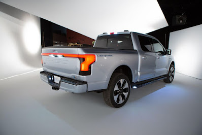 2022 Ford F-150 Lightning Review, Specs, Price