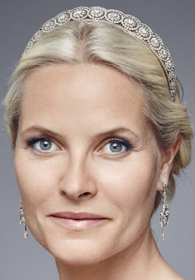 diamond daisy tiara crown princess mette marit norway garrard