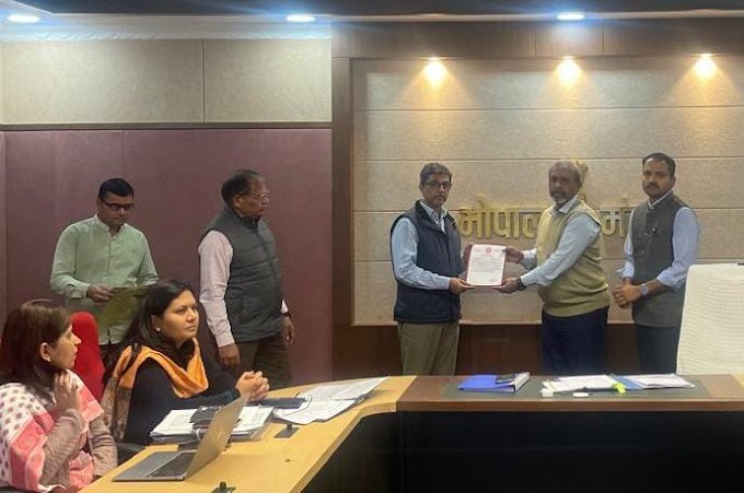 *🟢👉सतर्कता से टाली दुर्घटनाएं: मंडल रेल प्रबंधक ने 20 कर्मचारियों को किया सम्मानित*