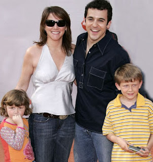 Jennifer Lynn Stone with her husband Fred Savage & their kids