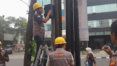 Dukung Pemko Medan Tertibkan Parkir Liar, PLN Medan Cabut KWH Meter Pedagang Martabak di Jalan Gajah Mada