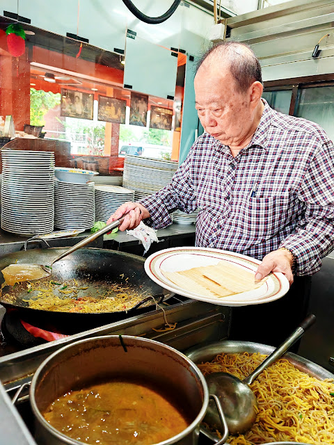 Kim's_Gold_Rolex_Watch_Hokkien_Mee_Eunos_Singapore