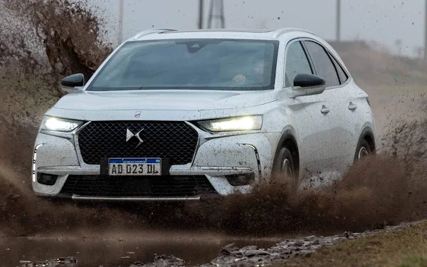 DS 7 Crossback E-Tense 4×4 Performance Line chega à Argentina - fotos e preços