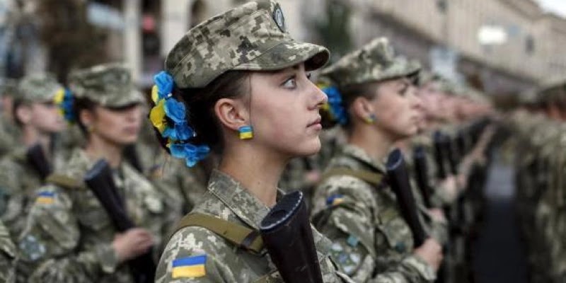 Всіх жінок — на військовий облік