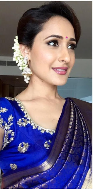 Actress Pragya Jaiswal Latest Cute Stills In Saree 4
