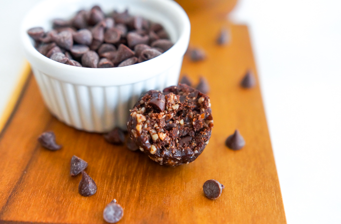 chocolate brownie energy balls bite