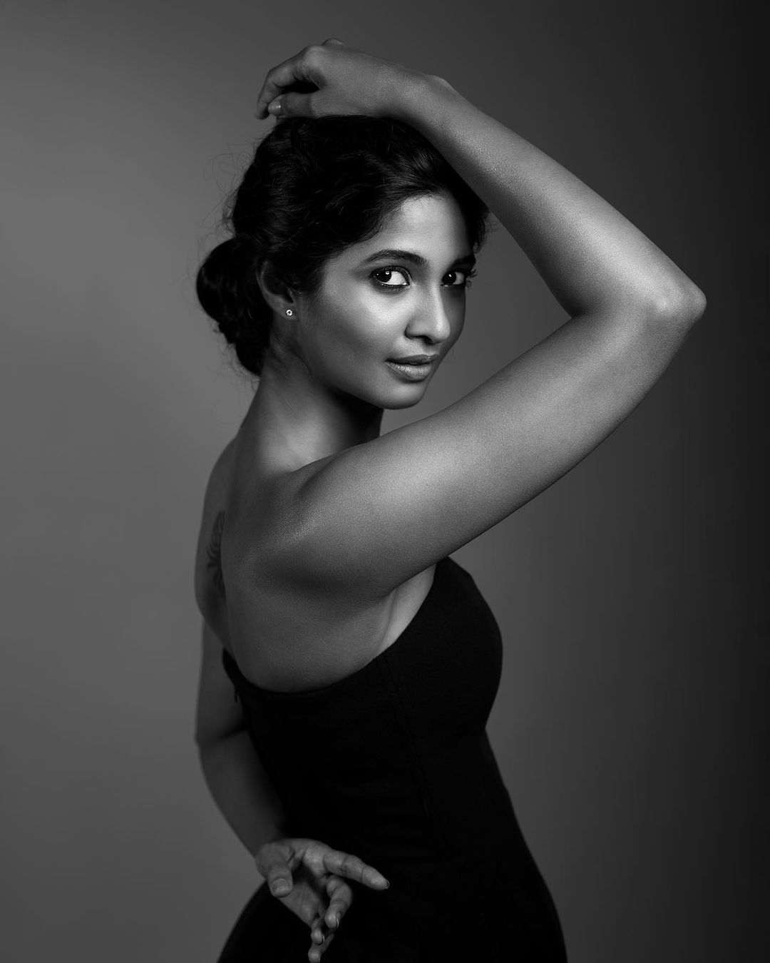 Actress Keerthi Pandian Latest Hot Black Dress Photos