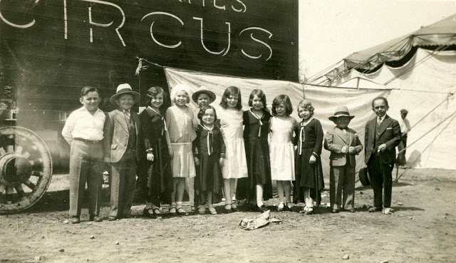 Fotografías de artistas de circo en el backstage en las décadas de 1920 y 1930