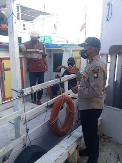 Dukung PPKM level II, Unit Binmas Polsek Paotere Ajak Masyarakat Nelayan Patuhi Prokes