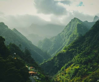 उत्तराखंड जाएं तो यहां की इन मशहूर जगहों को देखना बिल्कुल भी मिस न करें