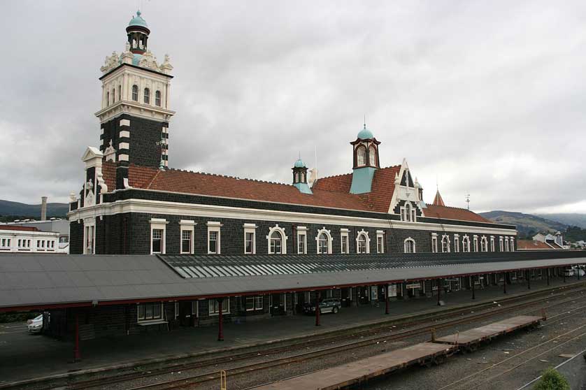The platform is the longest in New Zealand.