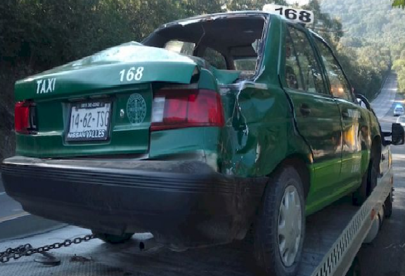 México: Taxista sufre accidente cerca de la entrada a Los Otates