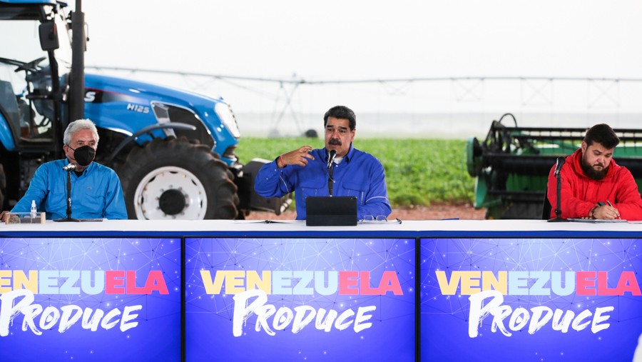 Presidente Maduro denunció "conspiración" de grupos contra la recuperación económica