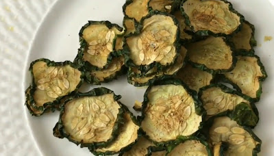 How to make cucumber chips in the microwave