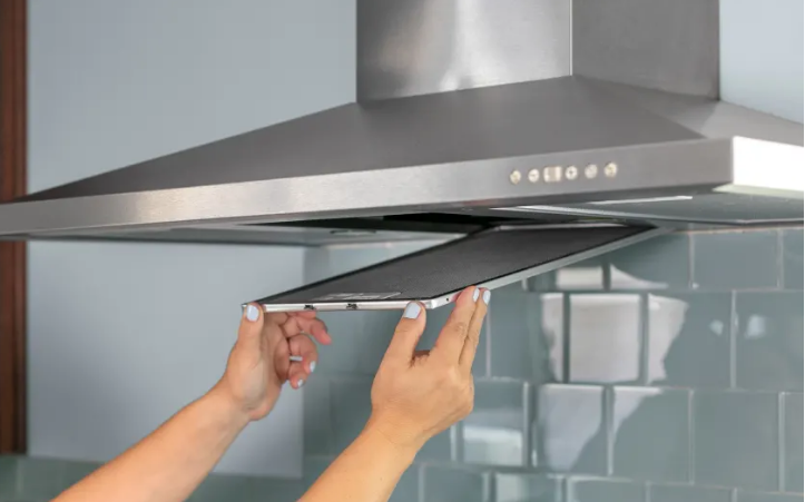 Tips For Cleaning Your Greasy Range Hood Filter