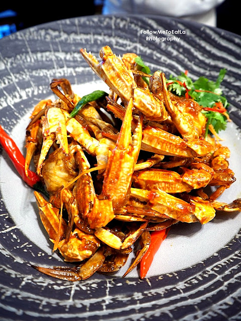 Chilli Crab Stir-fried Crabs Cooked with Thick and Savoury Chilli Sauce