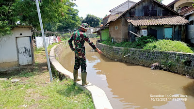 Patroli Sungai, Upaya Satgas Citarum Sektor 21-14 Awasi Pencemaran Sungai Cimahi