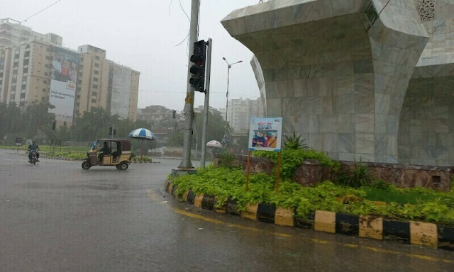 کراچی میں کل سے موسلا دھار بارش کا امکان ہے، محکمہ موسمیات