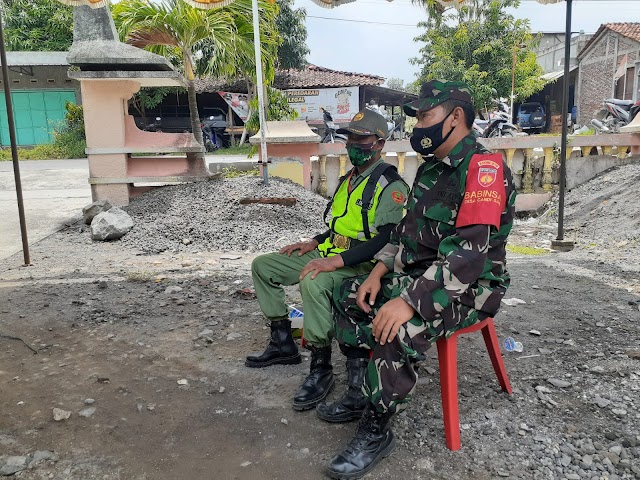 Komsos Dengan Linmas, Media Babinsa Candisari Koramil 12/Mranggen Untuk Dekat Dengan Masyarakat   