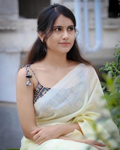 Bunny Vox in Saree Photos