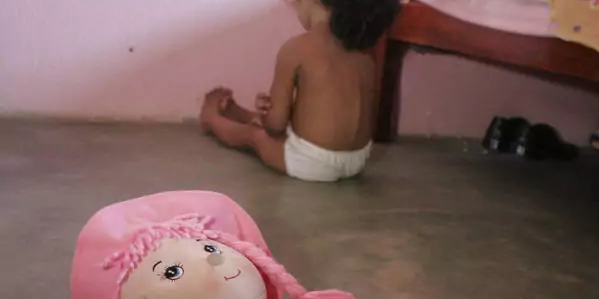 Mãe é presa suspeita de 'vender' filha de 4 anos por R$ 50 para estupradores em Alagoas