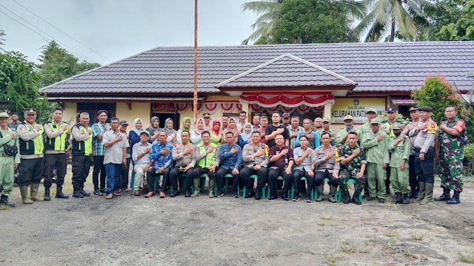 Prabumulih, 19 Januari 2024        Silahturahmi dan Jum'at Curhat Bersama bapak Kapolres Prabumulih Bapak AKBP Endro Aribowo.SIK dalam rangka Pemilu damai 2024 di wilayah Hukum Polsek Prabumulih Barat.Yg di hadiri oleh Kapolsek Prabumulih Barat Bapak AKP Yani Iskandar,SH, Lurah Patih Galung Bapak Deny Eka Saputra, SP, Camat Prabumulih Barat Bapak Edi Suanto, SH.M.Si,Lurah Tebing Tanah Puteh Bapak Edi Dahrul.SE.M.Si,Babinsa, Bhabinkamtibmas,Ketua RT RW, Tokoh Adat, Tokoh Agama, Tokoh Masyarakat, LPM, dan Linmas.                               Bertempat di kantor Lurah Patih Galung @elman_prabu@denytajudin @edisuanto74 @dahruledi @diskominfoprabumulih @spbeprabumulih @polsekprabumulih_barat @kecamatanprabumulihbarat