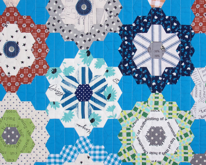 Modern Hexagon Quilt © Red Pepper Quilts 2021