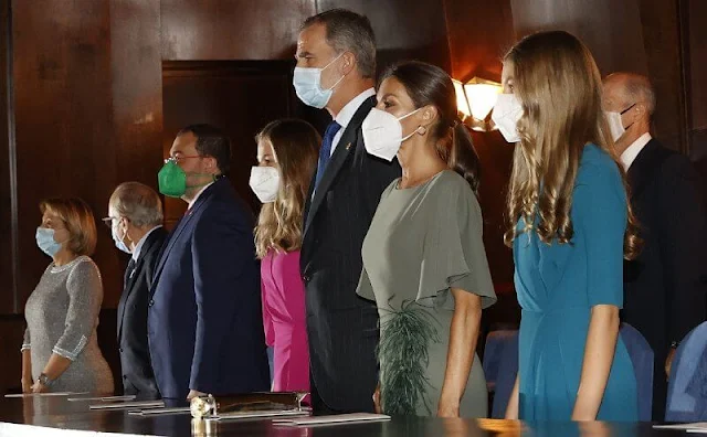 King Felipe, Queen Letizia, Crown Princess Leonor and Infanta Sofia. Green dress, pink dress and blue silk dress