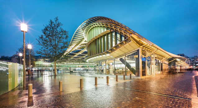 foto da Canopy do Forum de Les Halles - Canopy é a construção em forma ondulada  