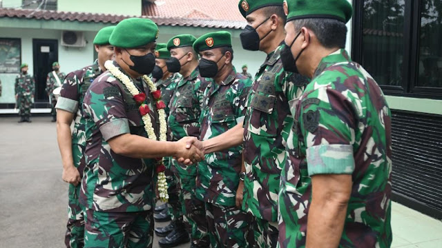 KASAD Puji Sekolah Tinggi Hukum Militer