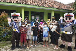  Kapolresta Cirebon Pantau Vaksinasi Covid-19 bagi Anak Usia 6 - 11 Tahun