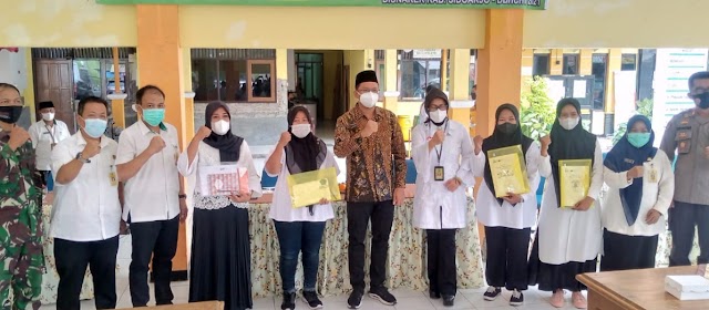 Puluhan Buruh Pabrik Rokok Di Kecamatan Jabon Mendapat Pelatihan Ketrampilan Kerja Dari DBHCHT