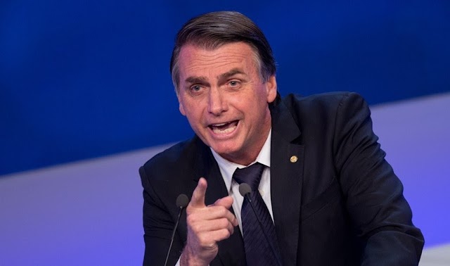 Vídeo em que Bolsonaro diz que vacinas contra Covid-19 causam Aids foi removido do YouTube, Facebook e Instagram