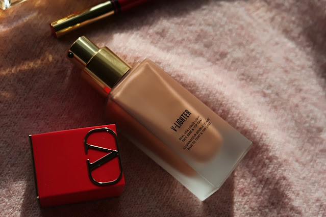 Valentino Beauty V-Lighter Face Primer and Highlighter in Ambra Review, Photos, Swatches